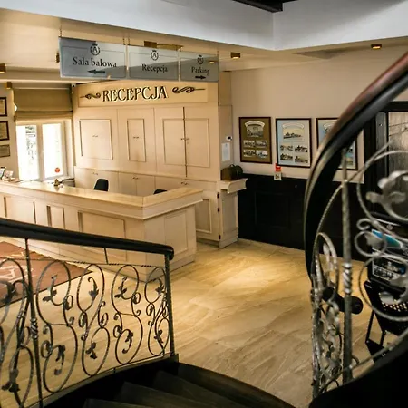 Apollo Hotel 4*