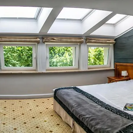 Apollo Hotel 4*